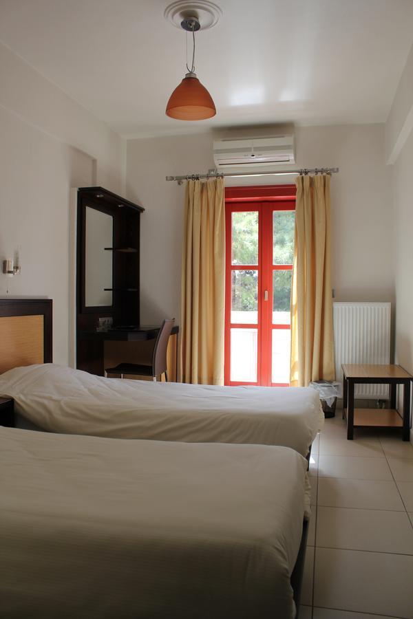 Aposperides Hotel Livadi  Zewnętrze zdjęcie